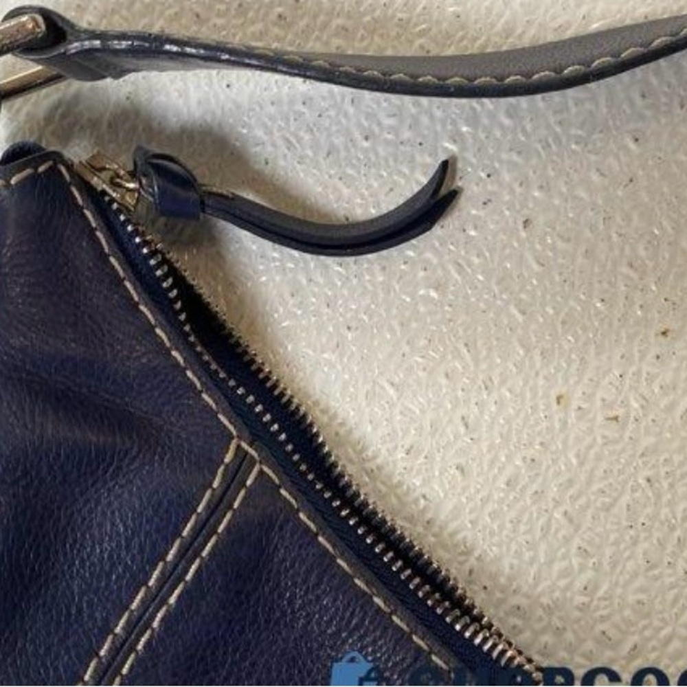 Michael Kors Blue Leather Shoulder Bag with Contrast Stitching - Picture 2 of 5